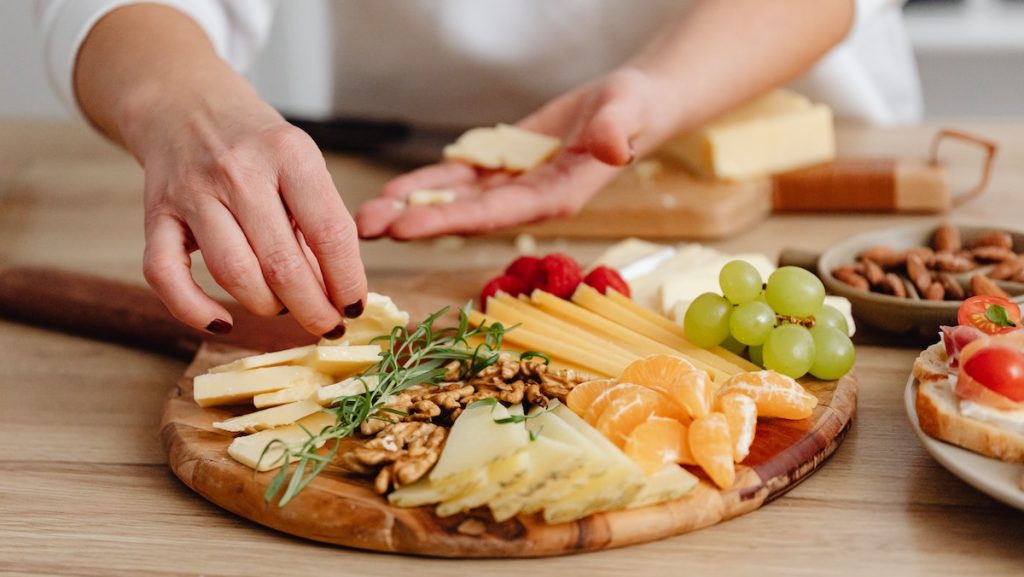5 verrassend lekker kaasjes voor de borrelplank